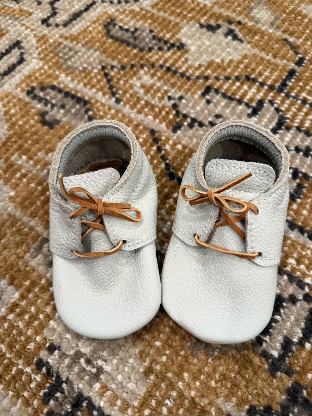 Nomies Baby Leather Moccasin Walkers with Tan Laces in Fog size 4